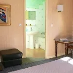 Ermitage De Bed & Breakfast Peyreleau