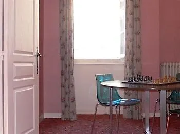 Ermitage De Oda ve Kahvaltı Peyreleau