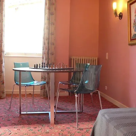 Ermitage De 3*
