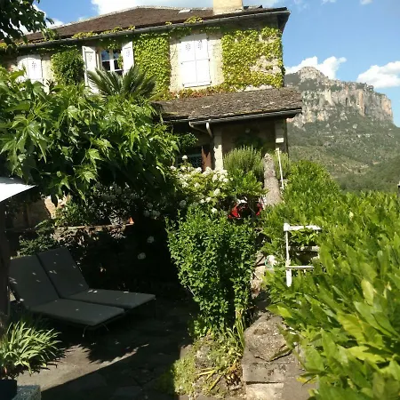 Ermitage De 3*